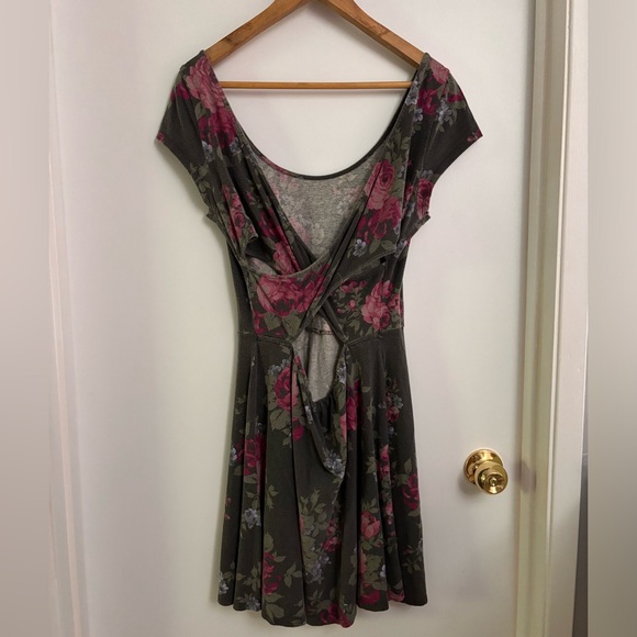 AEO Fit & Flare Grey Floral Print Dress, size large - Picture 3 of 11